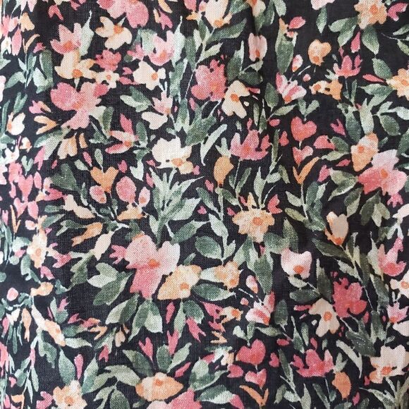 BB DAKOTA BY STEVE MADDEN Flutter Sleeve Floral Blouse - Picture 2 of 8